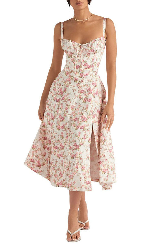 Blumiges, tailliertes Kleid