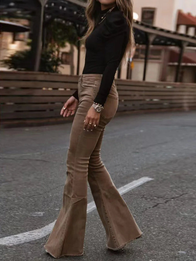 Modische Cordhose mit ausgestelltem Bein für Damen