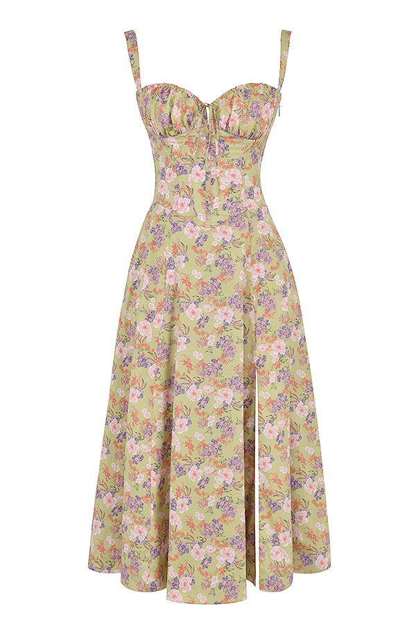 Blumiges, tailliertes Kleid