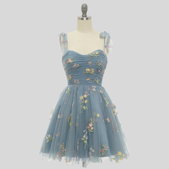 Elegantes schulterfreies Paillettenkleid