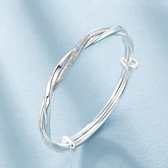 Verdrehtes Silberarmband