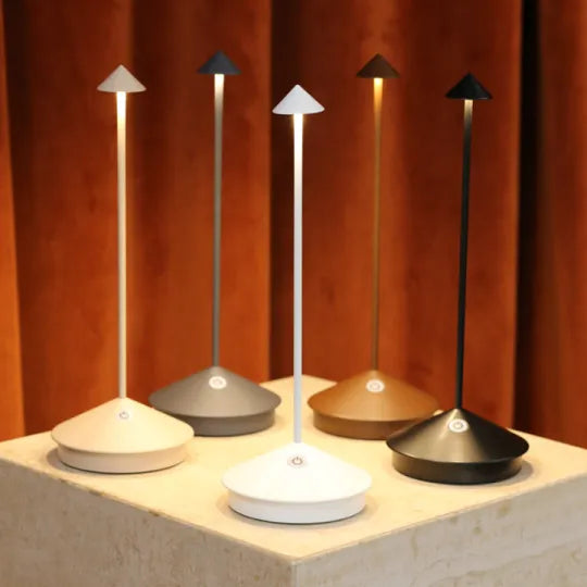 Moderne, Schlanke, Kabellose LED-Tischlampe