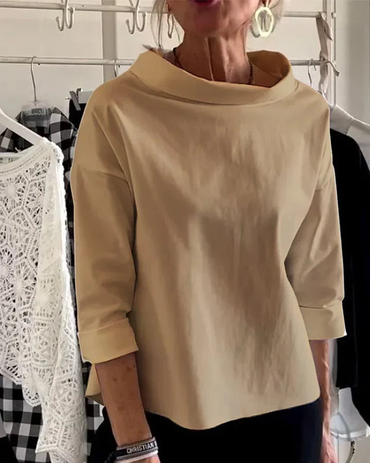 Lässiges Oberteil mit breitem Revers und halbem Rollkragen für einen stilvollen Look