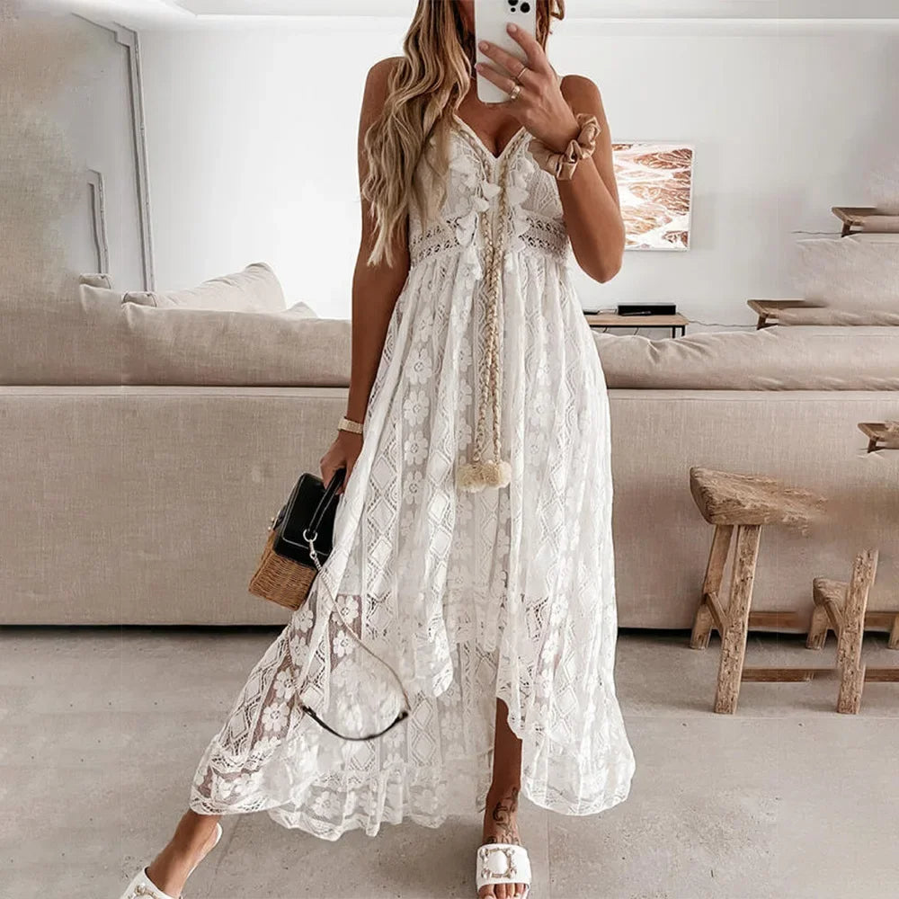 Boho-Kleid mit Spitzenband und Quasten