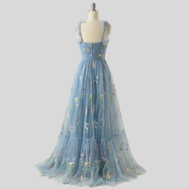 Elegantes schulterfreies Paillettenkleid