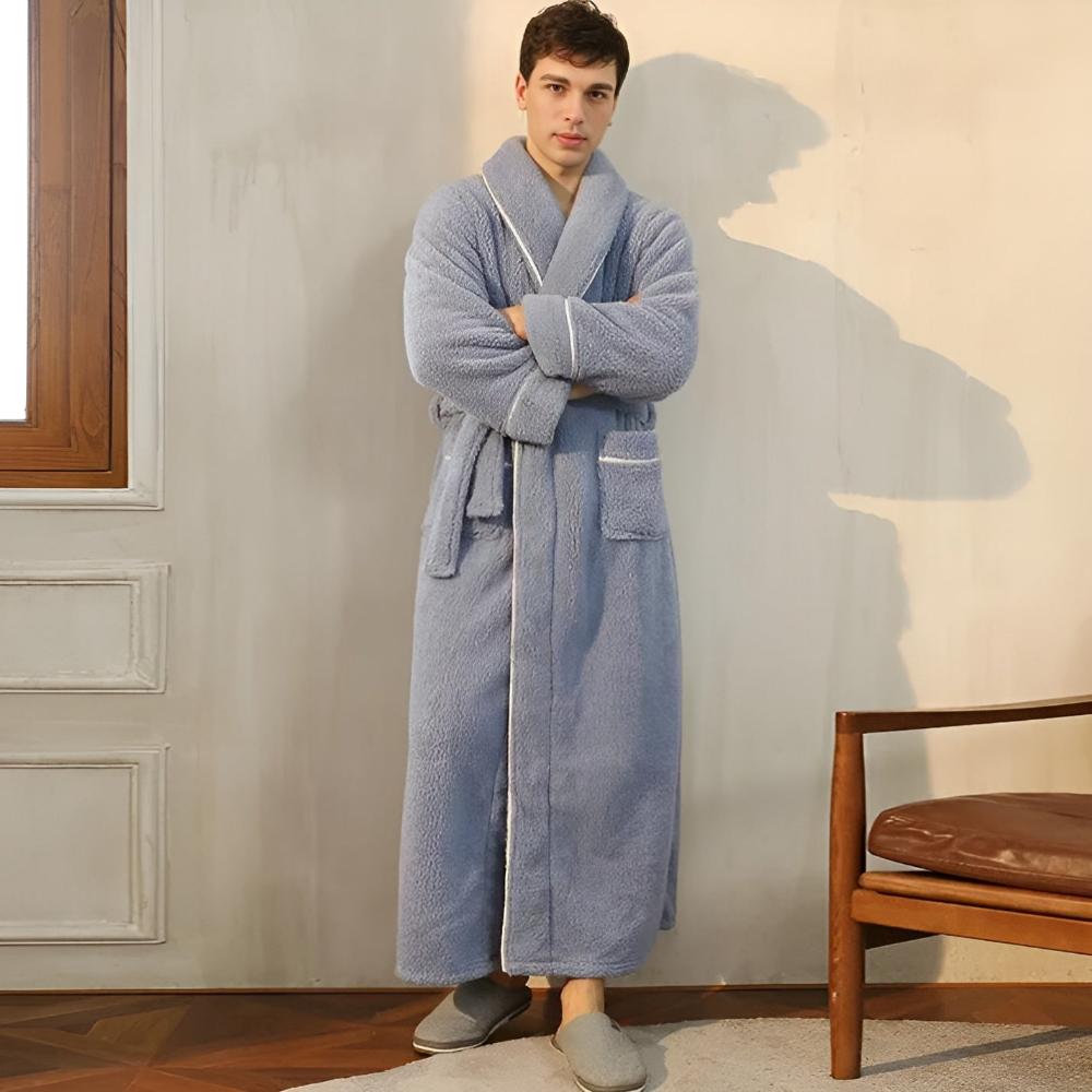 Luxuriöser, warmer und bequemer Fleece-Bademantel