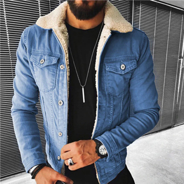 Zeitlose Jeansjacke mit klassischer Passform und urbanem Chic