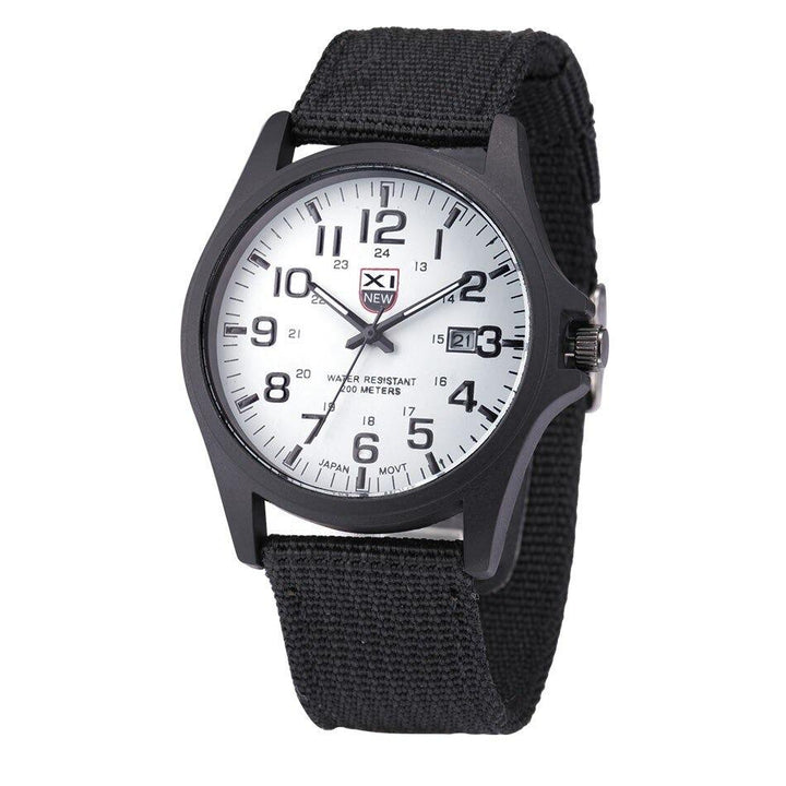 Robuste Uhr im Militärstil mit beleuchtetem Zifferblatt