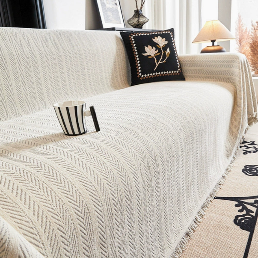 Sofaüberzug mit Fischgrätenmuster aus Chenille