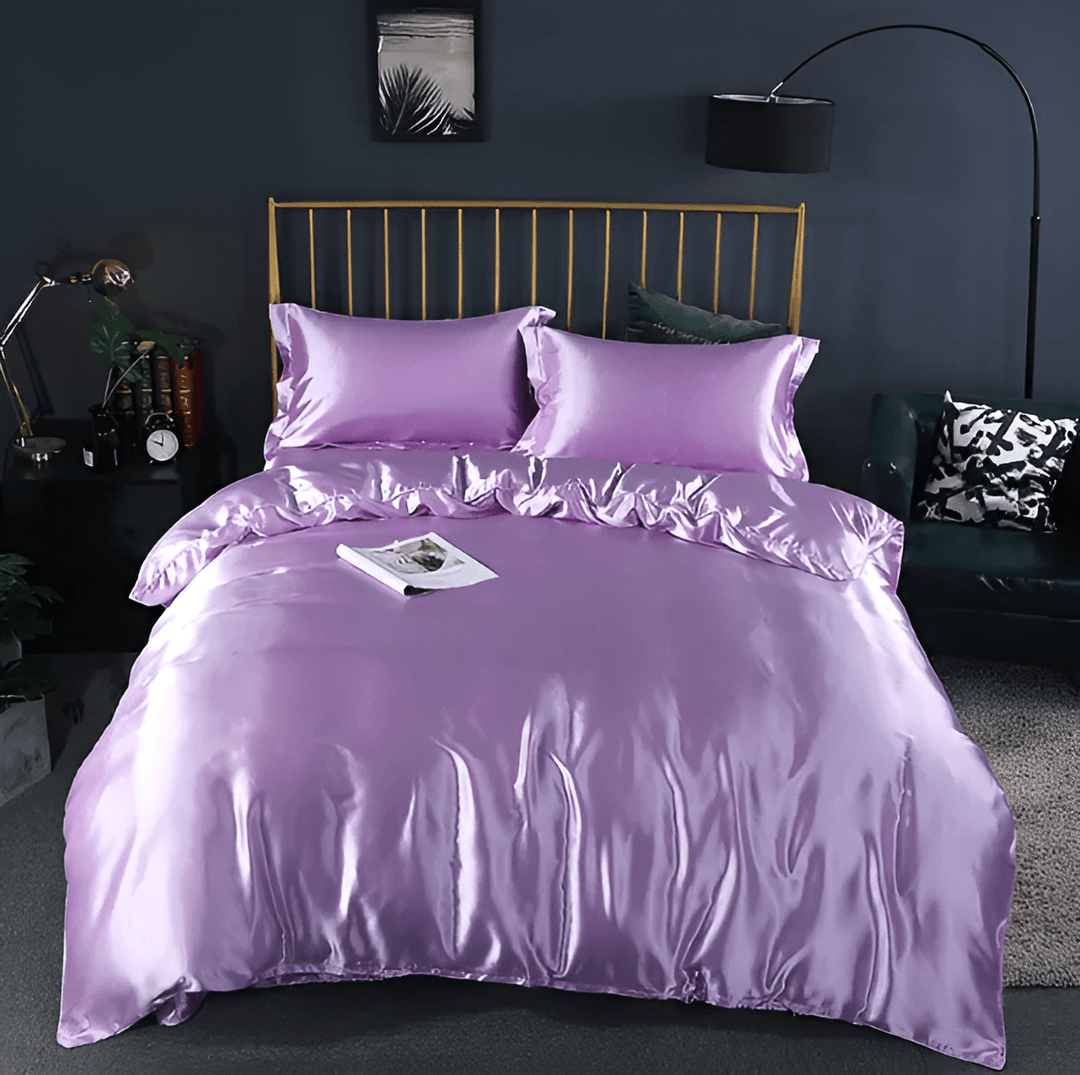 https://www.sarando-shop.com/cdn/shop/files/HomoraPurpleSilkBettdecke15_a205faf9-f147-46bc-9263-453762b4cbe2.png?v=1775741245