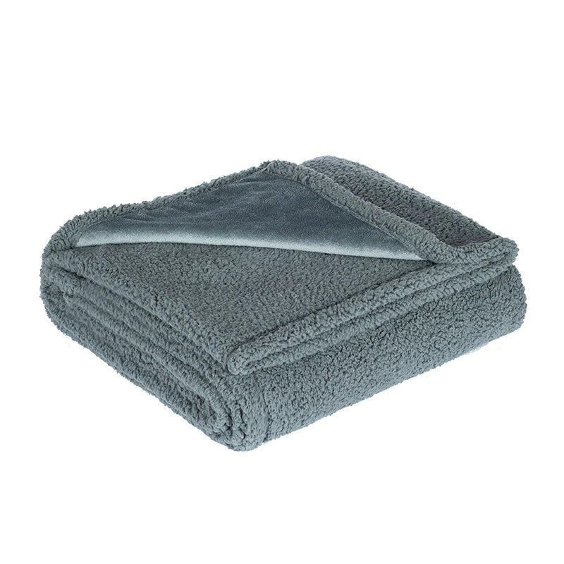 https://cdn.shopify.com/s/files/1/0943/8845/3718/files/LOVEWRAP__Wasserdichte_weiche_Decke_fur_intime_Momente_5.jpg?v=1774723244
