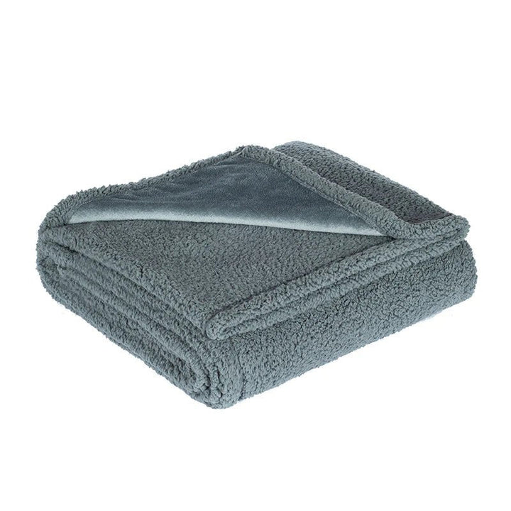 https://cdn.shopify.com/s/files/1/0943/8845/3718/files/LOVEWRAP__Wasserdichte_weiche_Decke_fur_intime_Momente_5.jpg?v=1774723244