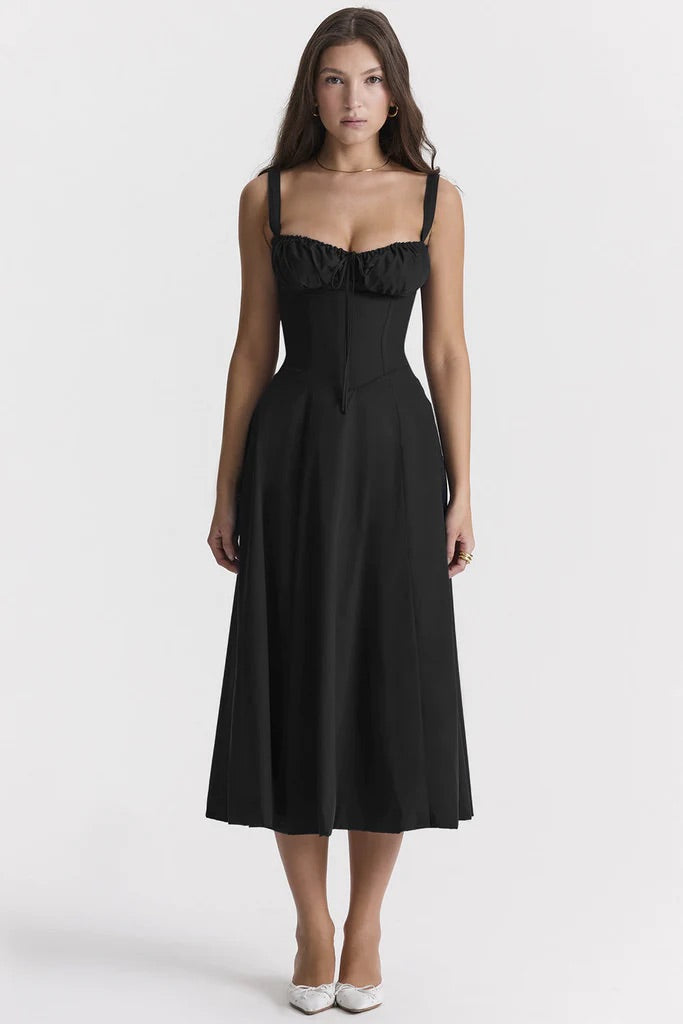 Blumiges, tailliertes Kleid