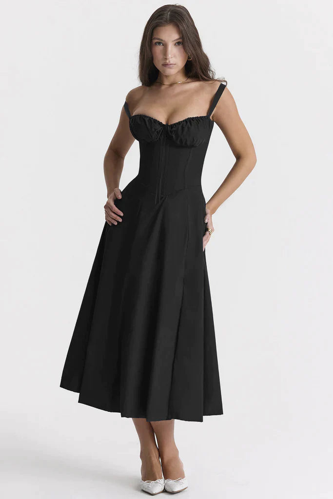 Blumiges, tailliertes Kleid