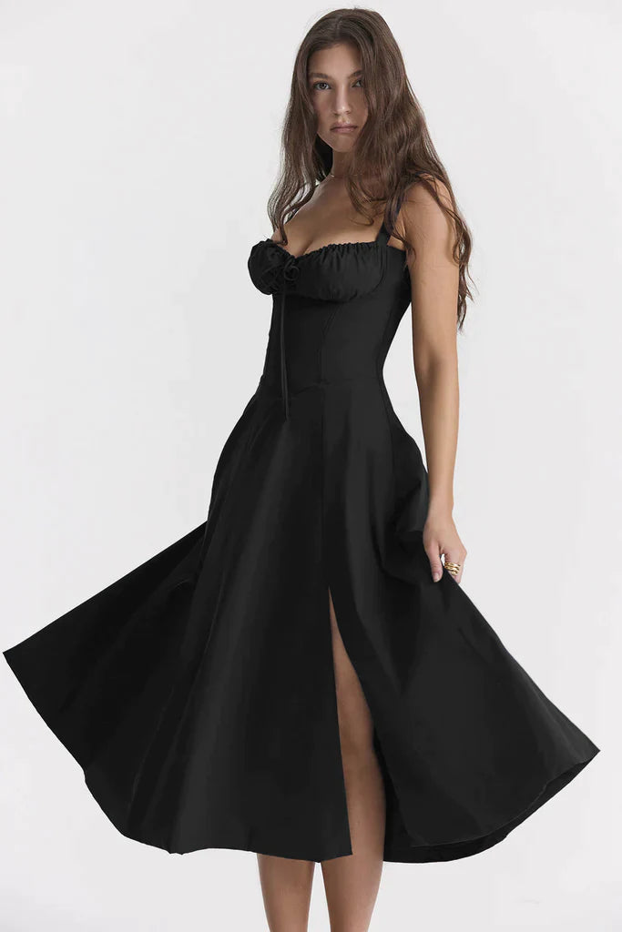 Blumiges, tailliertes Kleid