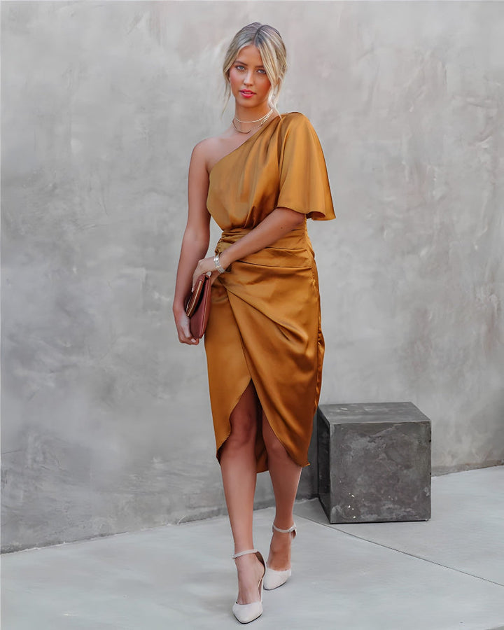 Asymmetrisches Off-Shoulder-Kleid