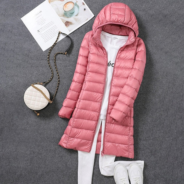 Lange Daunenjacke mit abnehmbarer Kapuze für Damen
