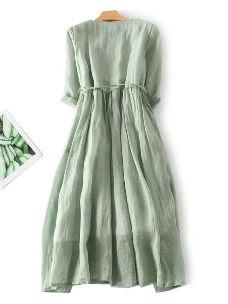 Stilvolles Leinenkleid mit Knopfleiste und V-Ausschnitt