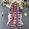 Lange bunte Strickjacke