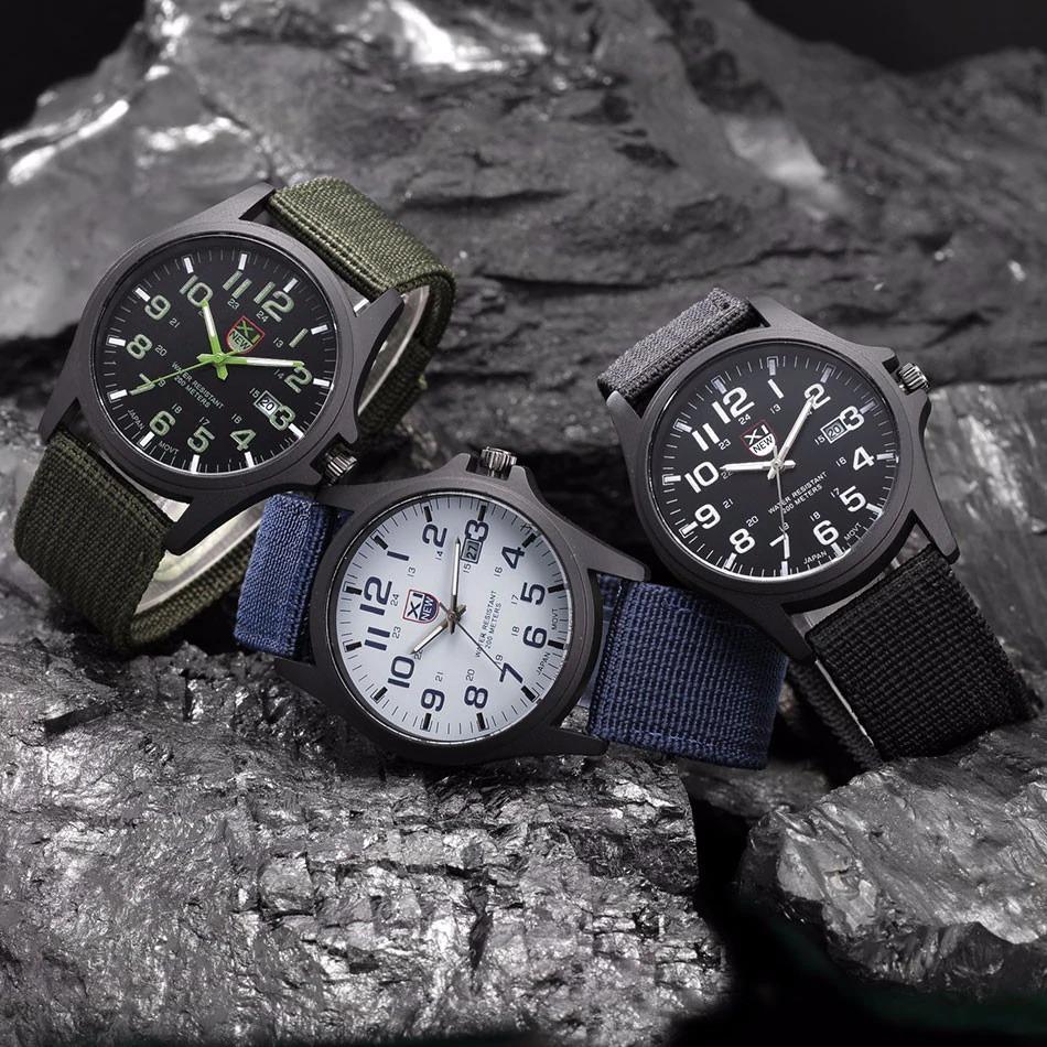 Robuste Uhr im Militärstil mit beleuchtetem Zifferblatt
