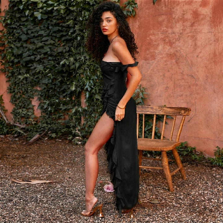 Langes Kleid mit hoher Taille und Collagen-Stickerei